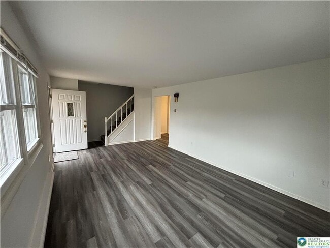 Photo - 616 Banks St