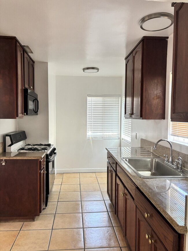 6109 S Hobart Blvd Unit 6109 S. Hobart