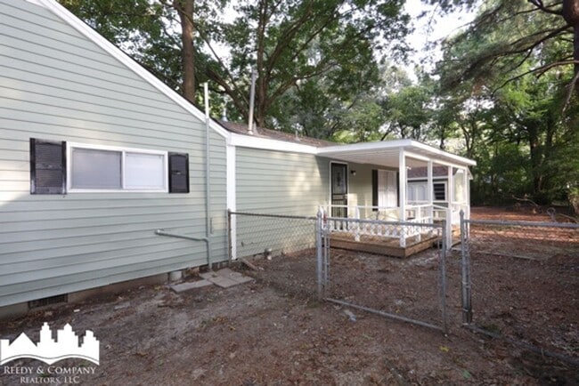 Photo - 4046 New Willow Rd