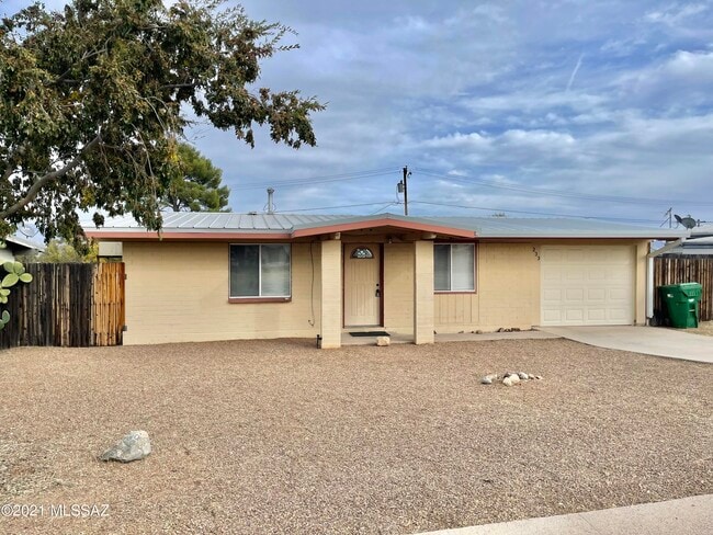 Photo - 233 S Ave B