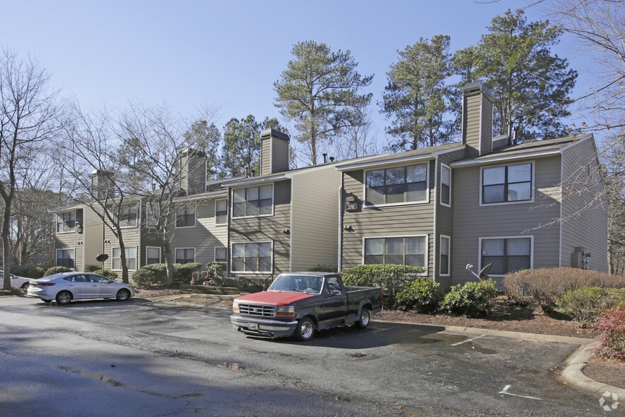 Grove Parkview Apartment Homes For Rent in Stone Mountain, GA