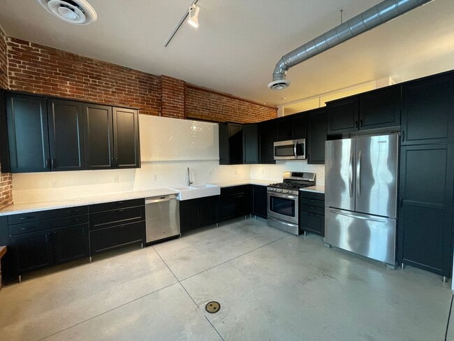 Building Photo - 54 Old Granite St