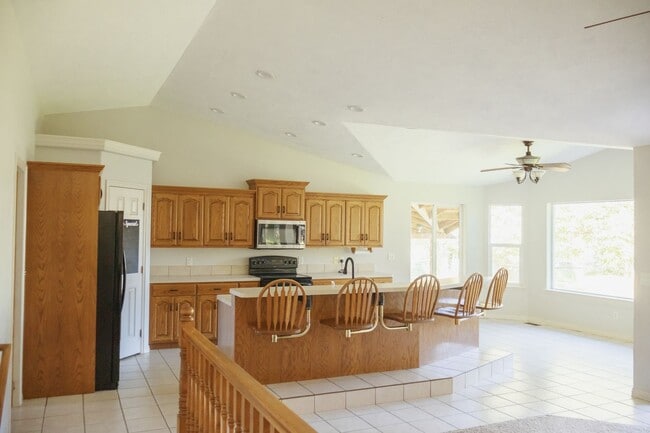 Photo - 4087 E 356 N