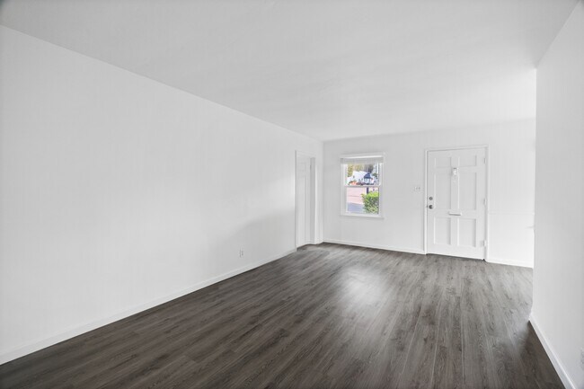 Photo - 3493 Meier St