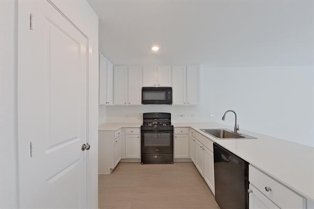 Photo - 907 Ponderosa Ln