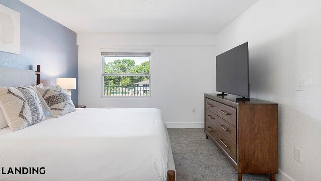 6029 W Irlo Bronson Memorial Hwy Unit 2B-313