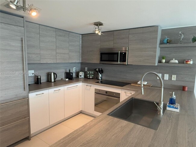 Photo - 400 Sunny Isles Blvd