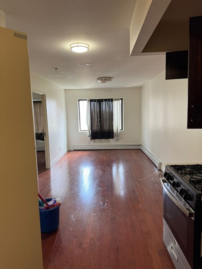 Photo - 2120 Daly Ave Unidad 4C
