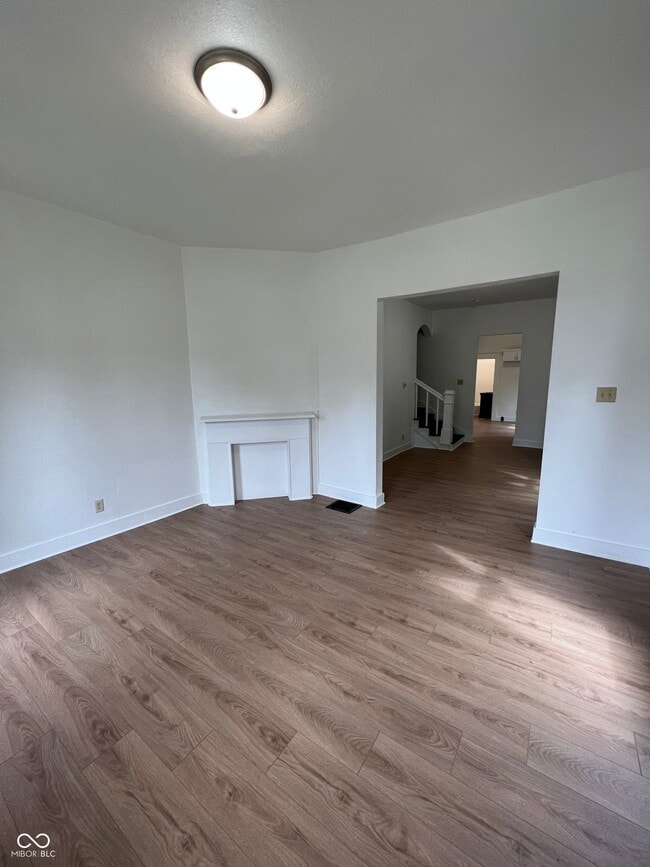 Photo - 730 W 9th St