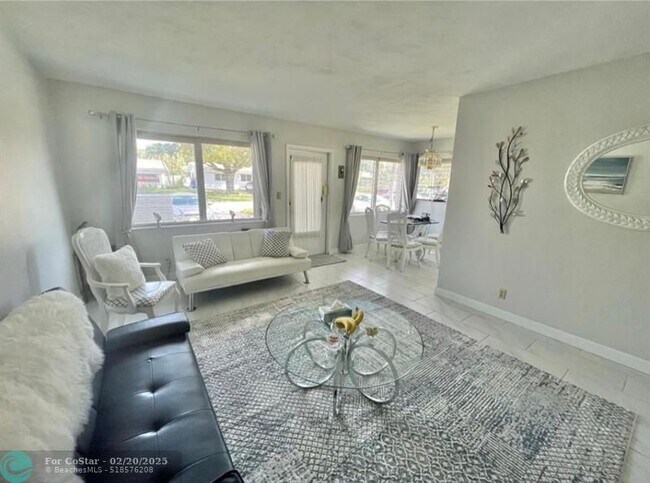 Photo - 1920 NE 51st Ct Unidad 101