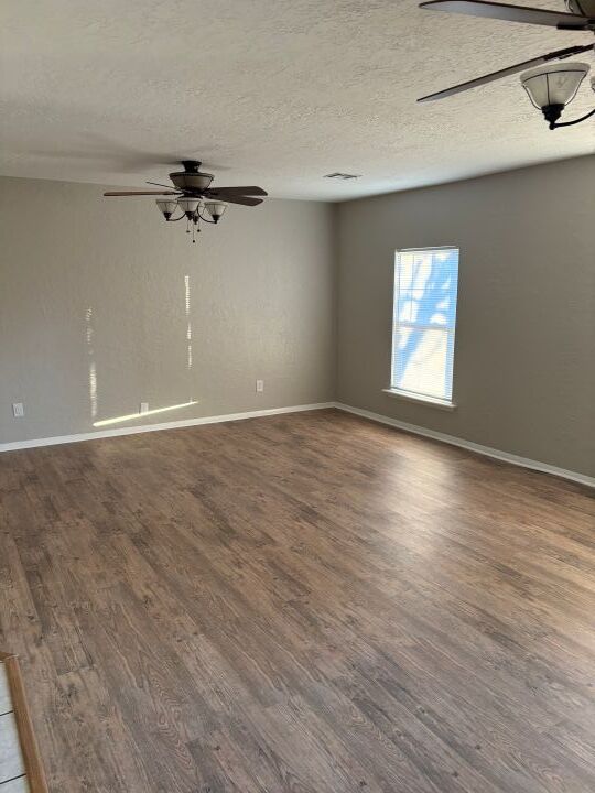 Photo - 203 Maple St