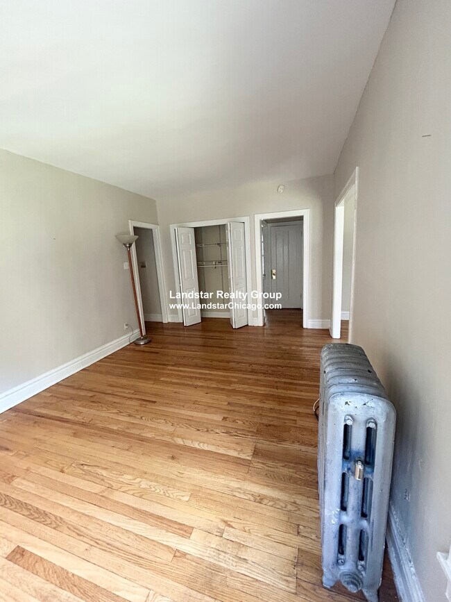 Photo - 916 Reba Pl Unit 1N