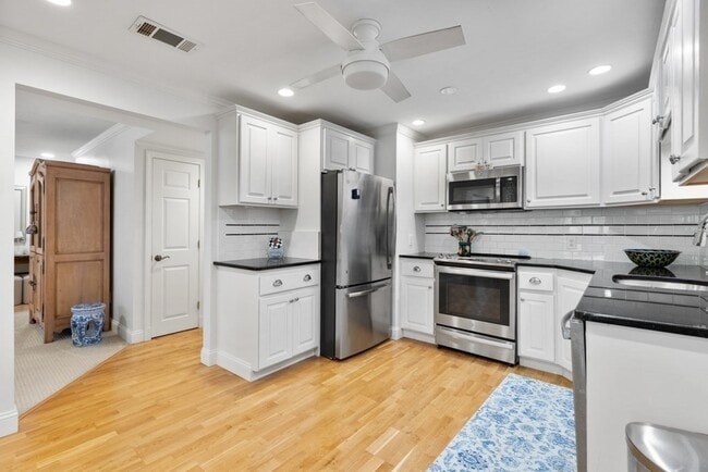 Photo - 84 Walpole St