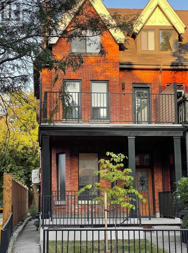 Photo - 287 Palmerston Ave