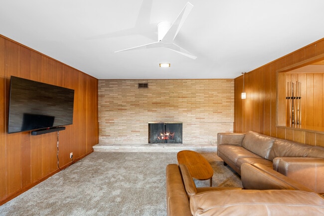 Photo - 3827 NE Holman St