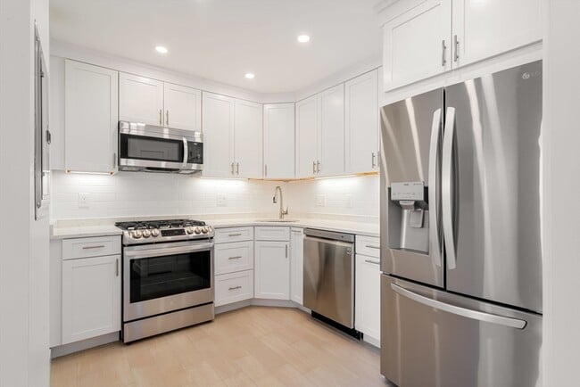 Photo - 85 E India Row Unit 34D