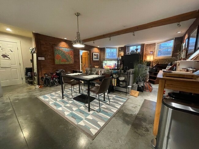 Photo - 1760 Beacon St Unidad 3