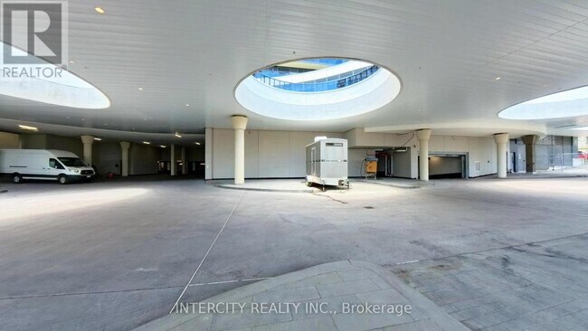 Photo - 5105 Hurontario St Unit 1712