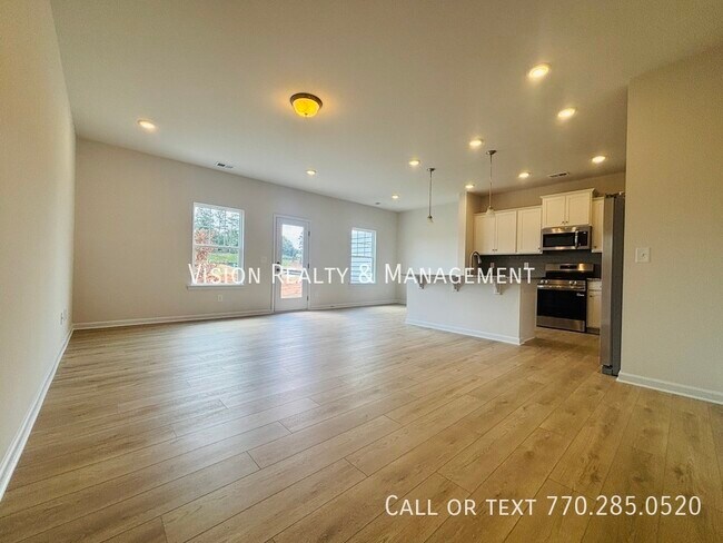 Photo - 206 Bastian Dr