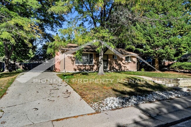 Photo - Spacious Home with Washer/Dryer and Fenced Yard