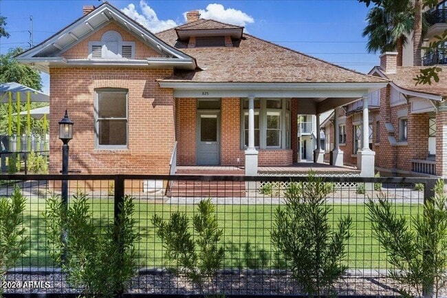 Photo - 825 N 3rd Ave