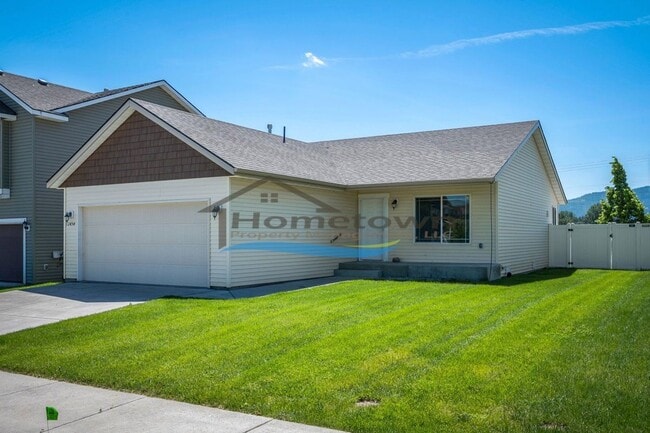 Beautiful Modern Home with 3 Bedrooms and ... - Beautiful Modern Home with 3 Bedrooms and ...