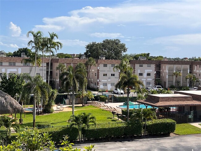 Photo - 8101 SW 24th Ct Unit 406