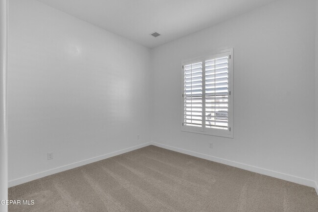 Photo - 15148 Destination