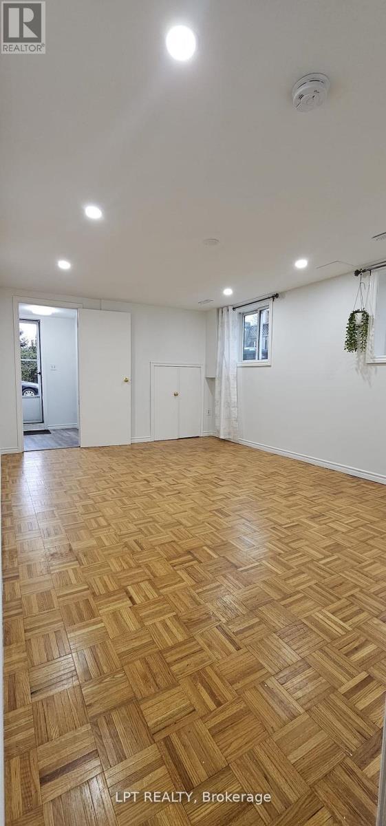 Photo - 382 Pinemeadow Ave