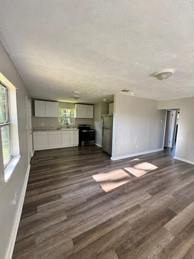 203 D St