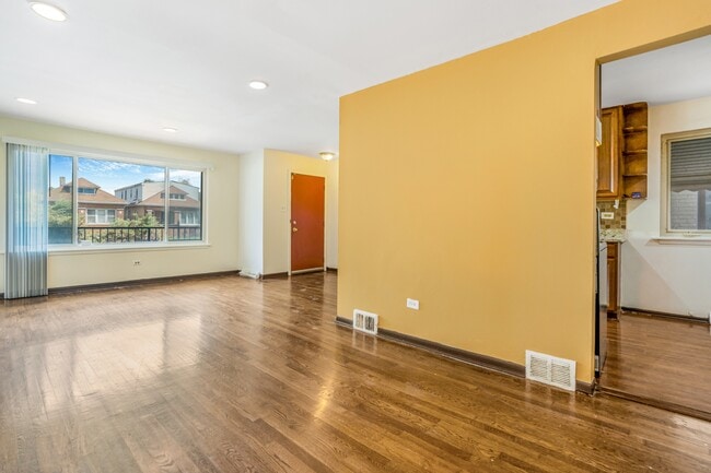 Photo - 8840 S Halsted St