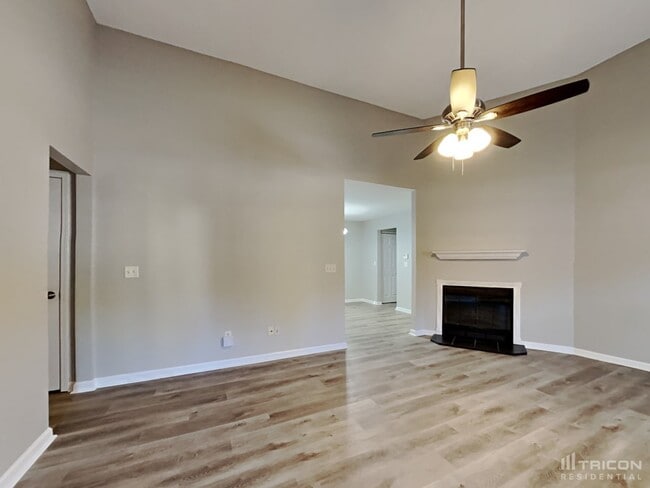 Photo - 374 Chesapeake Way