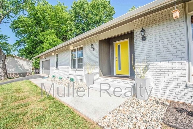 Photo - 10837 Dineen Dr