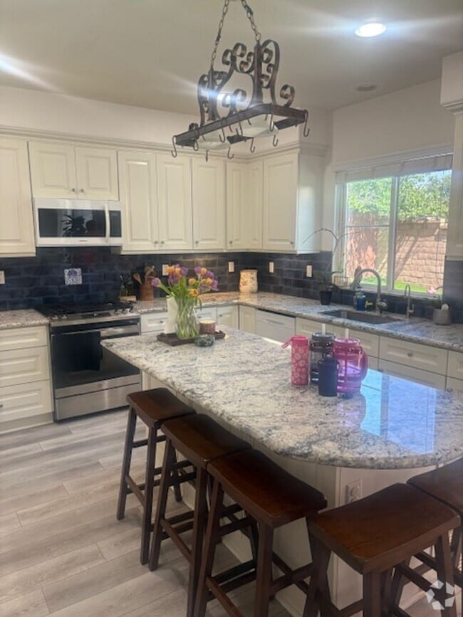 Building Photo - Beautiful Two-Story Residence in Desirable... Rental