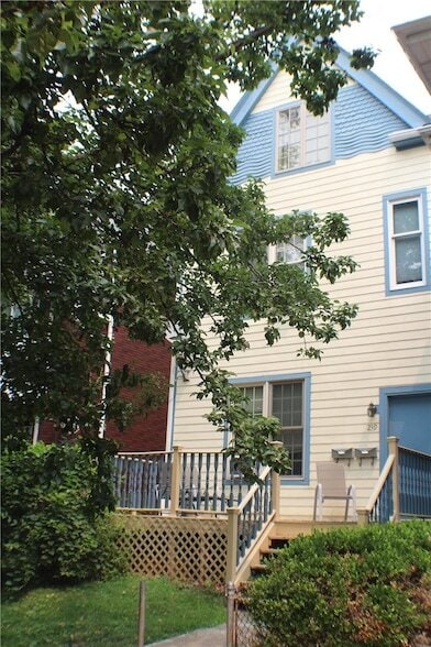 Photo - 239 Lehigh Ave Unidad 1
