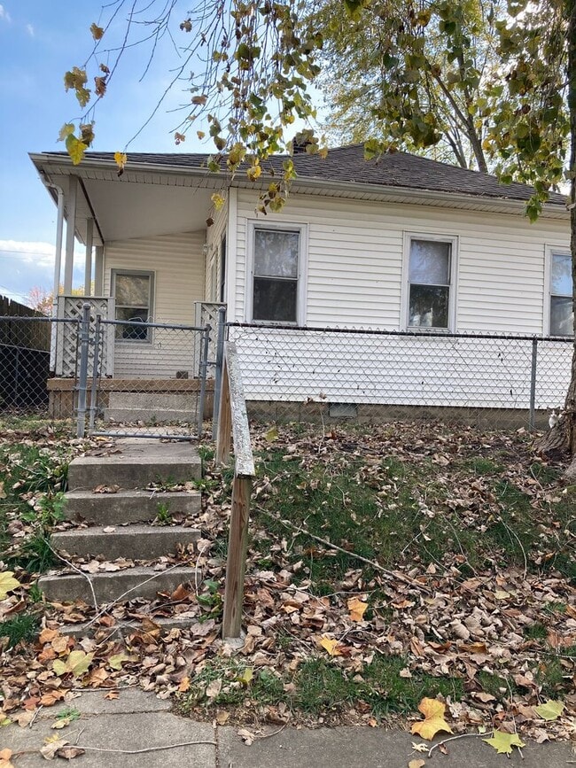 Building Photo - Newly remodeled 3 bedroom