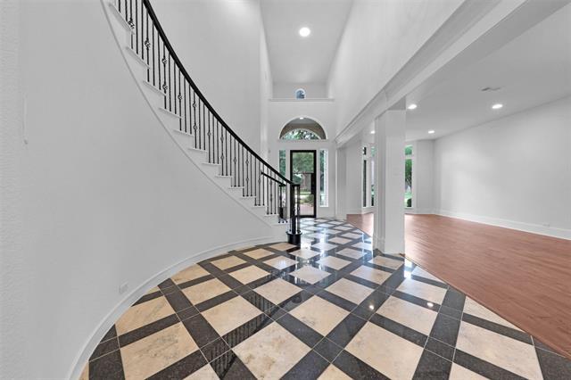 Photo - 3310 Meadow Wood Dr