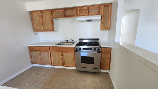 Photo - 211 Edgewood Blvd