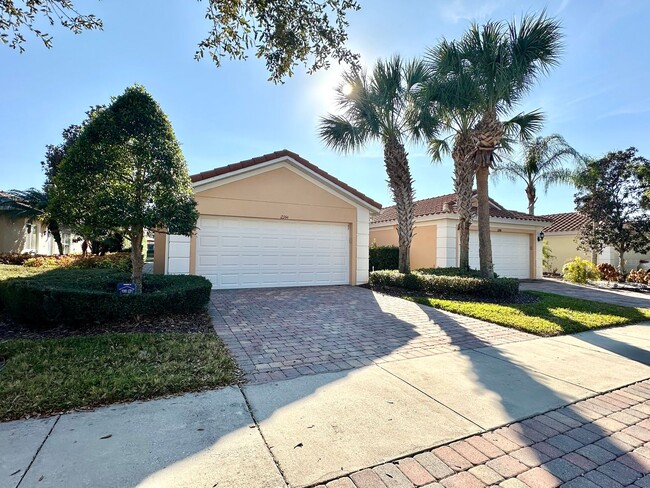 Building Photo - Everyday living upgraded! 3Bedrooms 2Baths in Villagewalk at Lake Nona