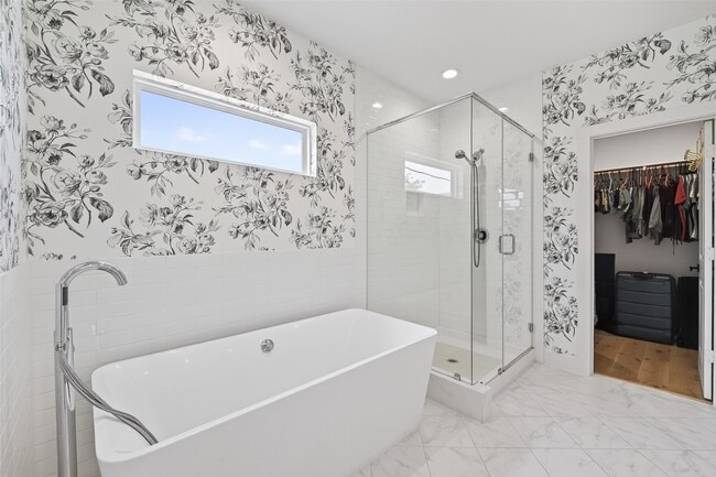 Photo - 927 W 25th St