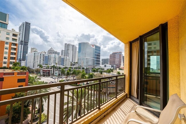 Photo - 110 N Federal Hwy Unidad 605 Rental