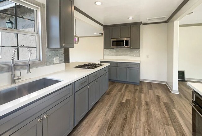 Photo - 734 W 139th St