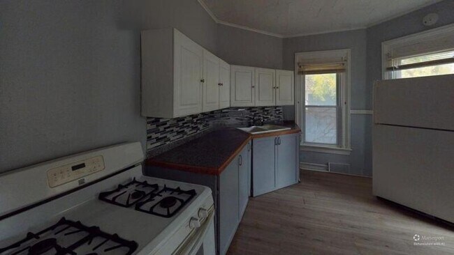 Photo - 10 Locust St