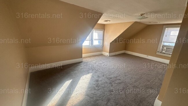 Photo - $695 - 2 bed 1 bath - Multi Family Home Unit C
