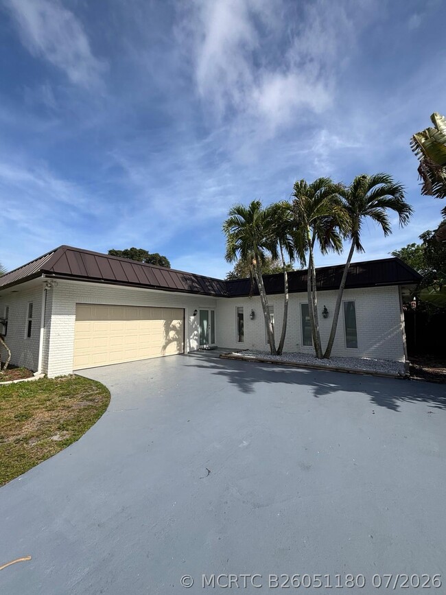 Photo - 1070 SW 18th St
