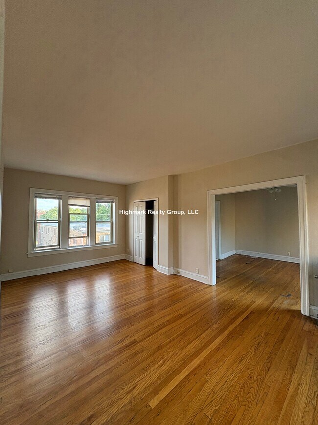 Photo - 830 Reba Pl Unit 3OS
