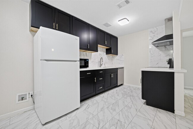 Photo - 5929 Queensloch Dr Unit 131