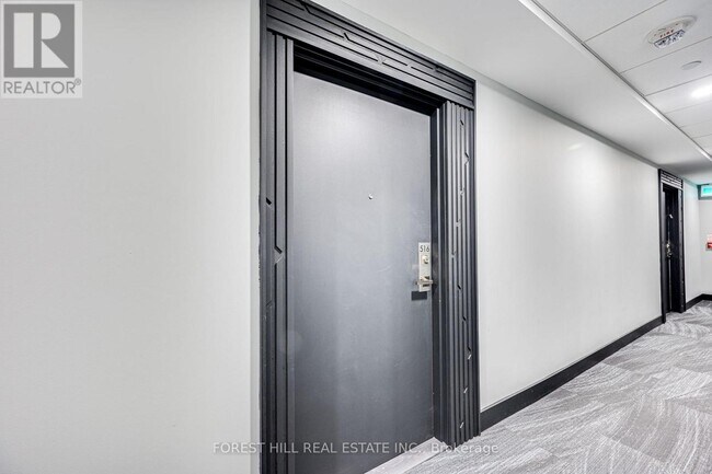 Photo - 840 St Clair Ave W Unit 516