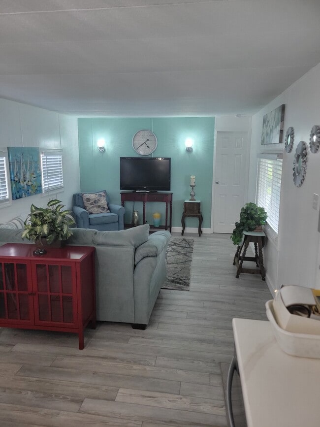 Photo - 6450 Floral Ct