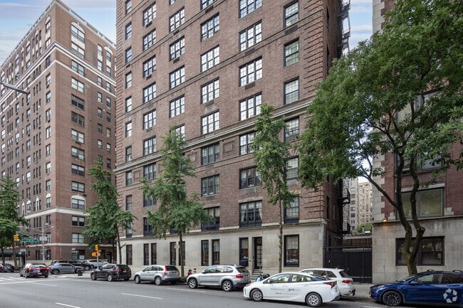 Photo - 1060 Park Ave